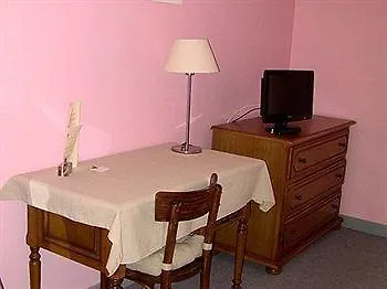 ****  Demeures & Chateaux Auberge De La Tour - Hotel & Restaurants - Marcoles Auvergne France