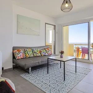 charming-two-bedroom-with-balcony-facing-the-ocean-in.biarritzhotels.info/