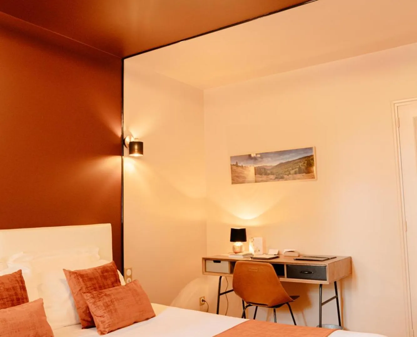 Auberge de la Tour Marcoles 4*,  France