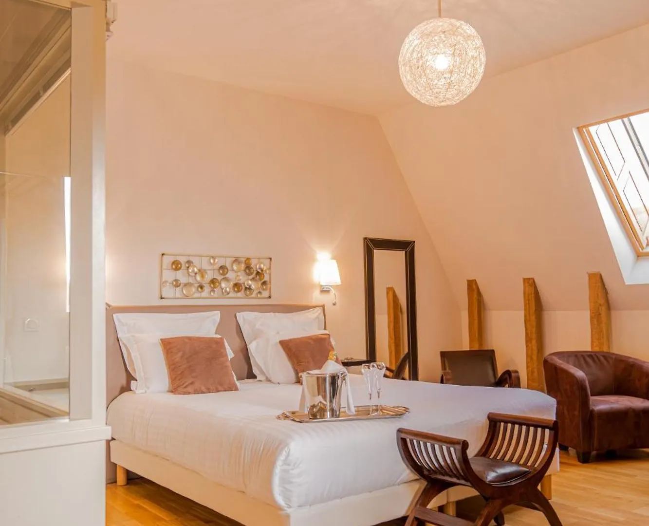 Auberge de la Tour Marcoles 4*,