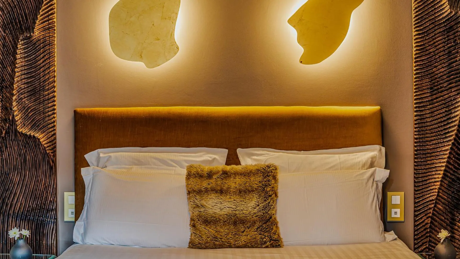 Demeures & Chateaux Auberge De La Tour - Hotel & Restaurants - Marcoles Auvergne
