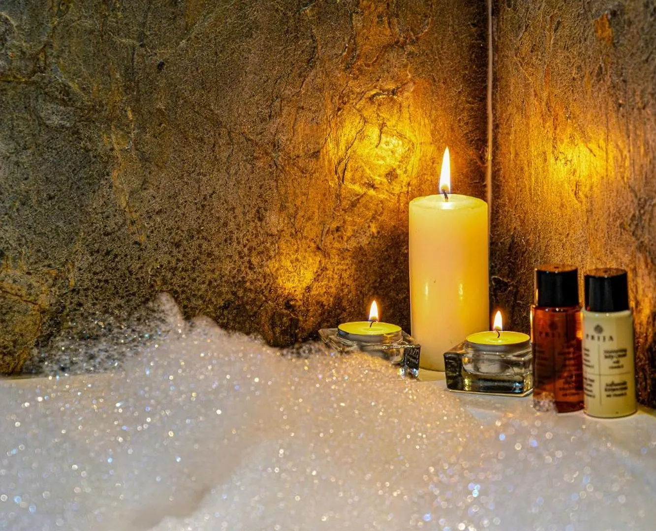 Demeures & Chateaux Auberge De La Tour - Hotel & Restaurants - Marcoles Auvergne 4*,  Frankrike