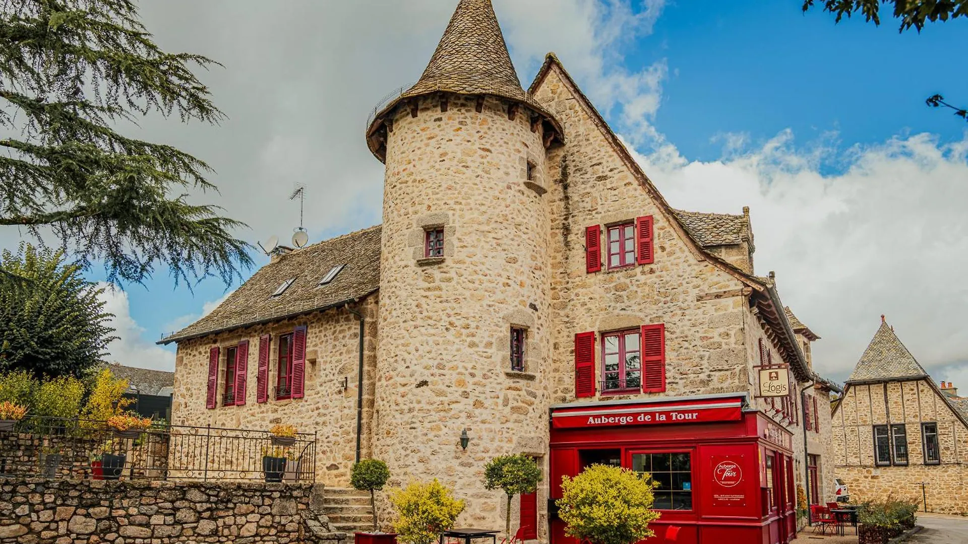Auberge de la Tour Marcoles 4*,  France