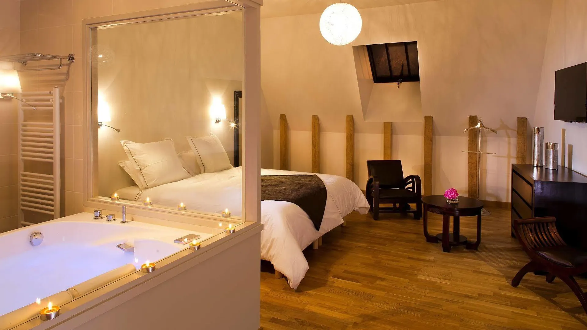 Demeures & Chateaux Auberge De La Tour - Hotel & Restaurants - Marcoles Auvergne Frankrike