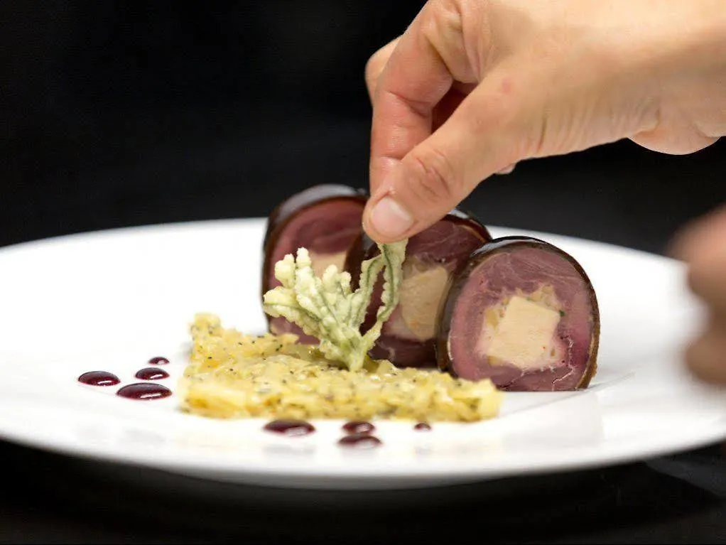 Demeures & Chateaux Auberge De La Tour - Hotel & Restaurants - Marcoles Auvergne
